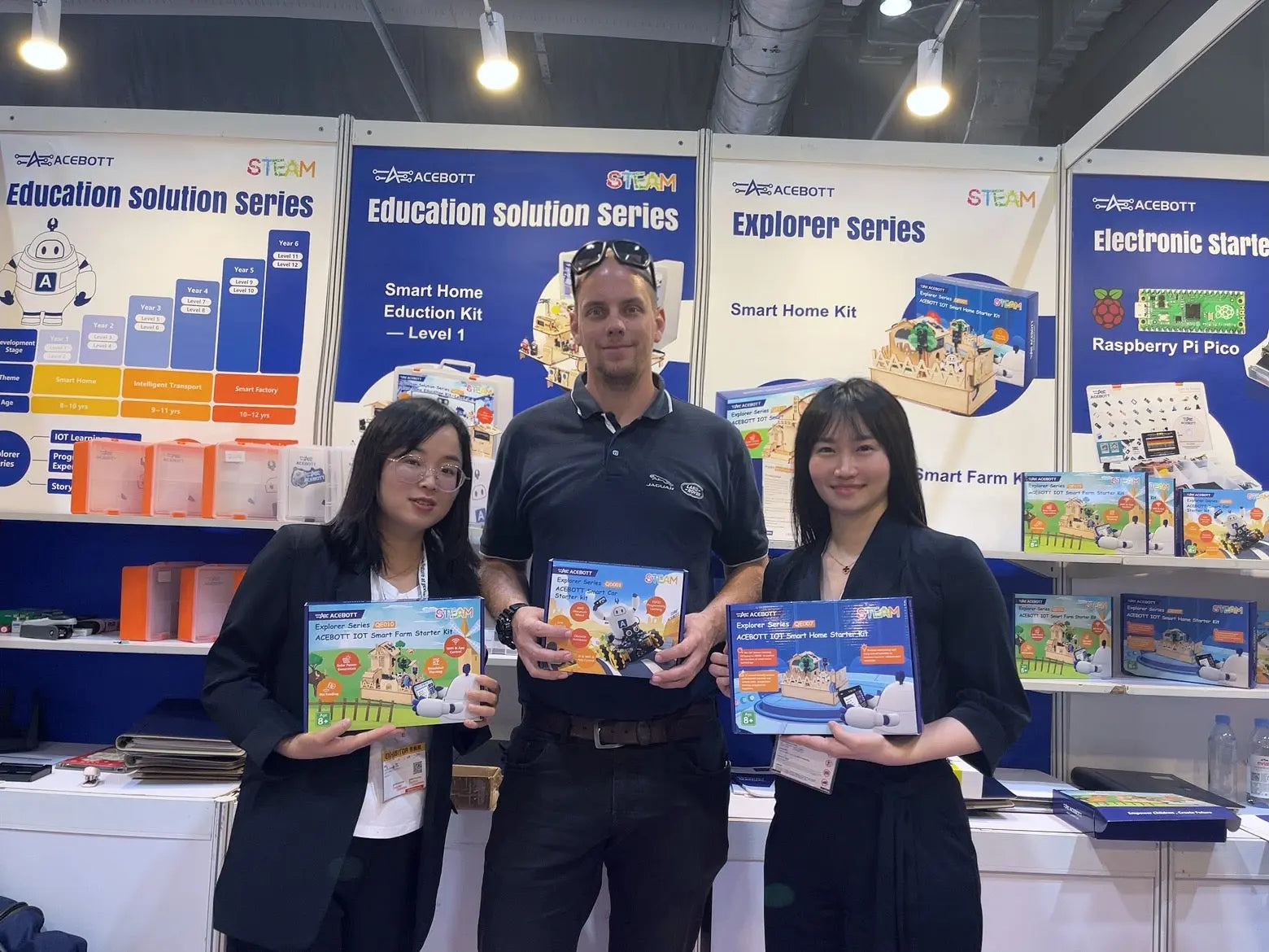 ACEBOTT-and-HADEX-A-Strong-Partnership-Driving-STEM-Education  